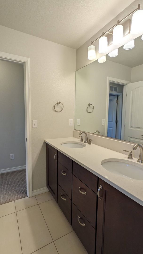 Building Photo - FOUR BED/3 BATH PRAIRIE STYLE HOME WITH GOURMET KITCHEN IN CORDERA NEIGHBORHOOD!