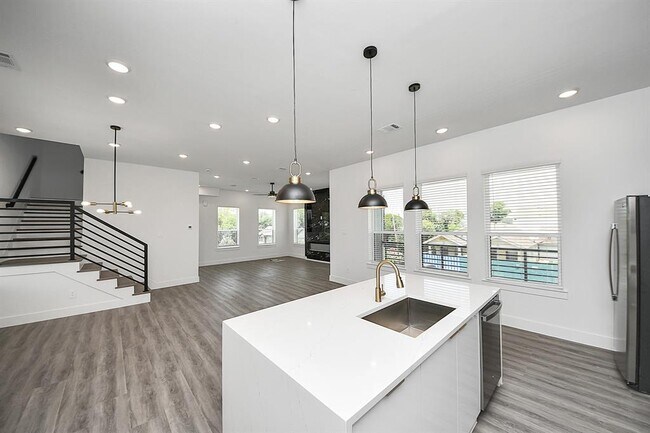 Building Photo - 3604 Runnels St