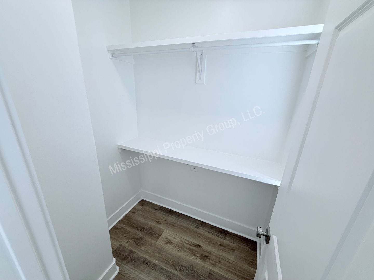 Building Photo - 613 Miramar Ln