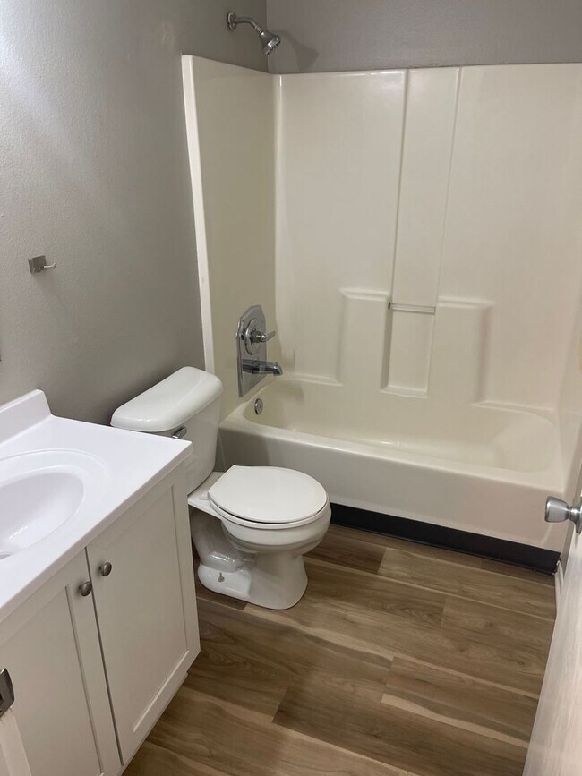 Building Photo - 3010 SE 17th St