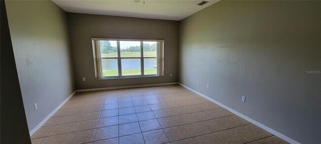 Building Photo - 3504 Somerset Cir