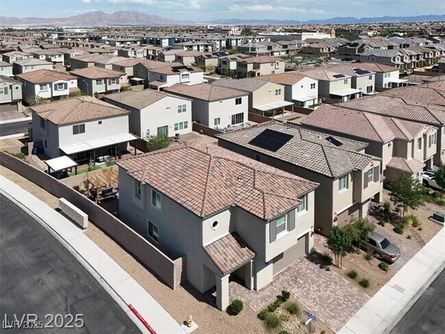 Building Photo - 4630 Summer Azure St