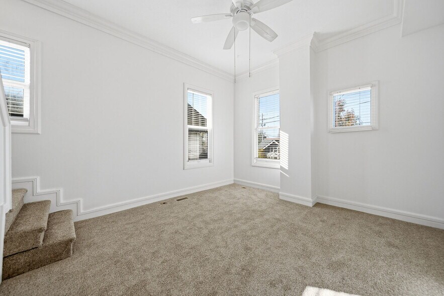 Building Photo - 1153 Jaeger St