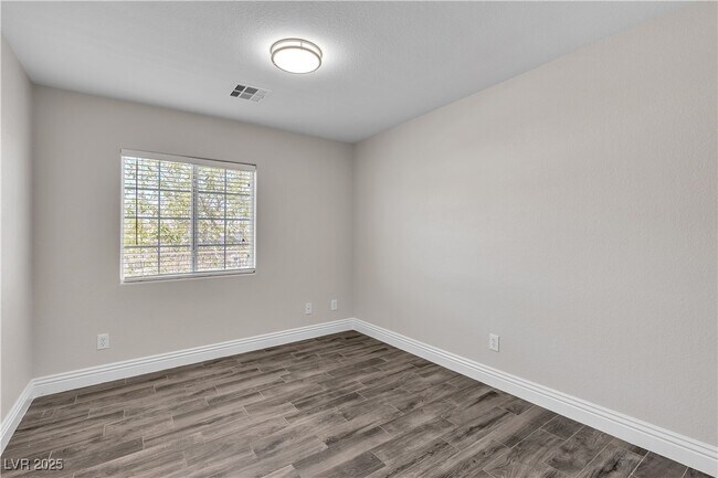 Building Photo - 7820 Milkweed Ct