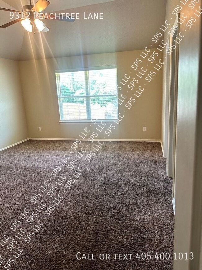Building Photo - 9312 Peachtree Ln