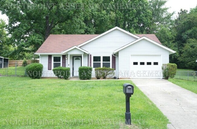 Building Photo - A beautiful house available in Williford
