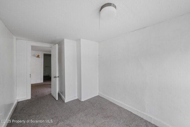 Building Photo - 121 Throop St