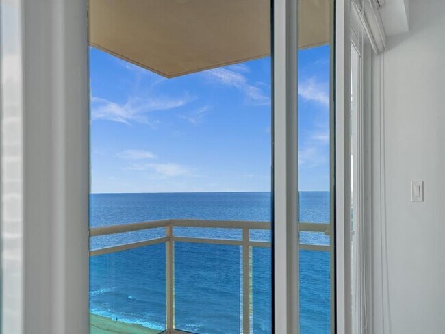 Building Photo - 3430 Galt Ocean Dr