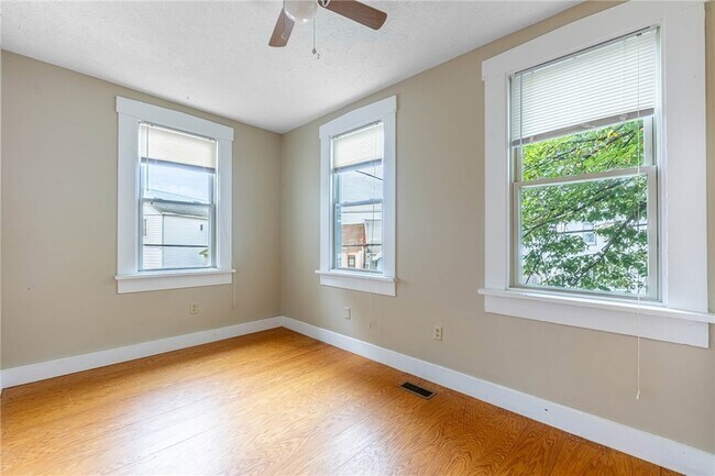 Building Photo - 244 Quitman St