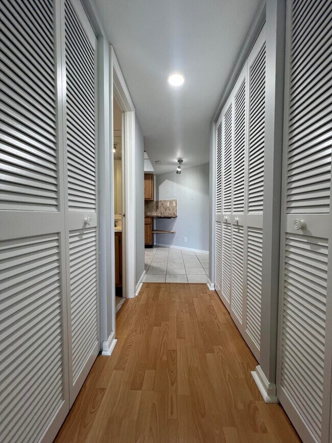 Building Photo - 6417 La Costa Dr