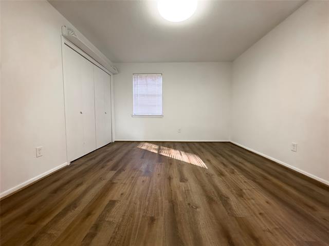 Building Photo - 1938 Spring Dr