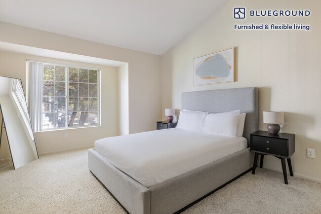 Building Photo - 43 Rock Harbor Ln
