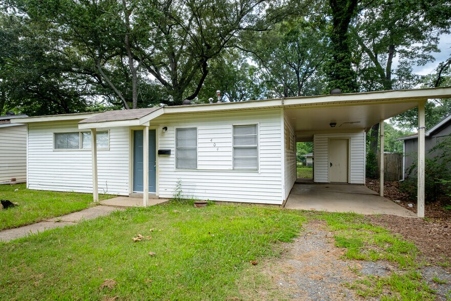 Building Photo - 404 Poplar St