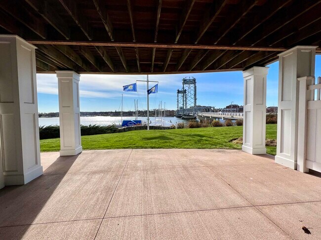 Building Photo - 4 Island Ave