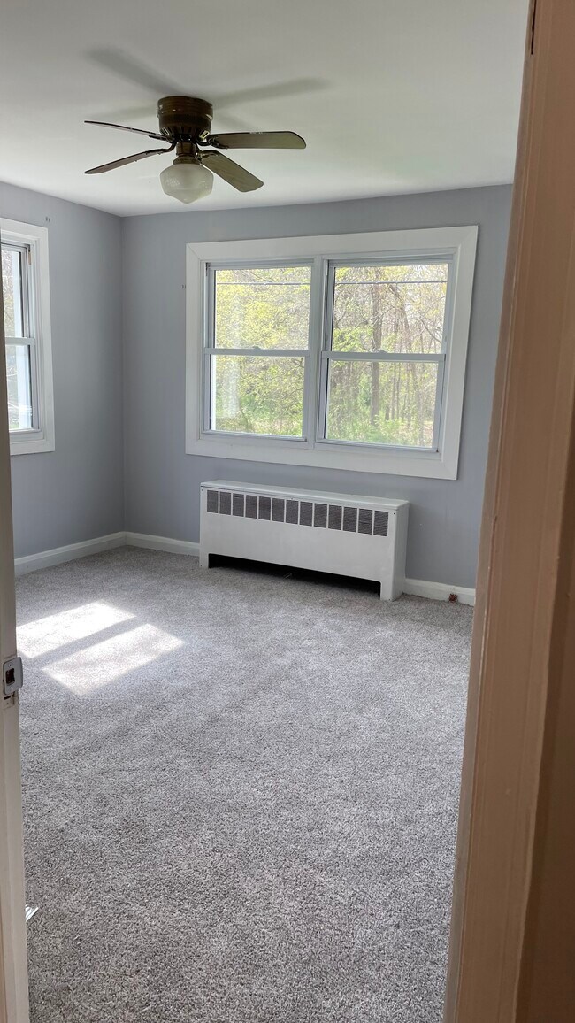 Building Photo - 13 Scott Ave