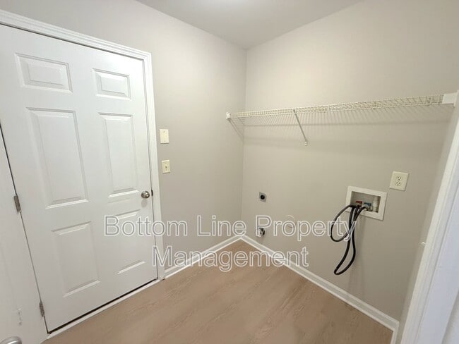 Building Photo - 4918 Muskogee Dr