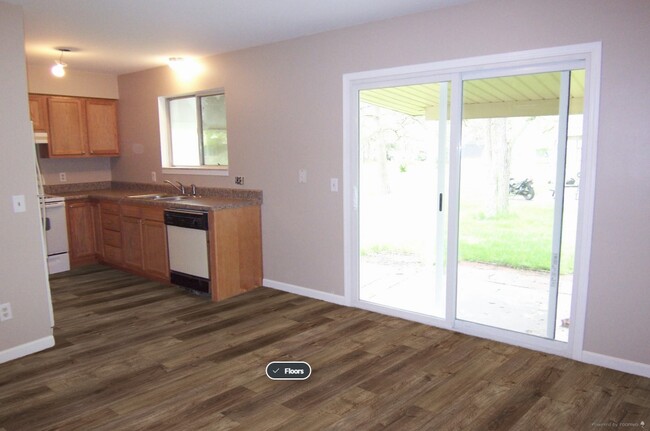 dining room -kitchen - 4795 Lorraine Ave