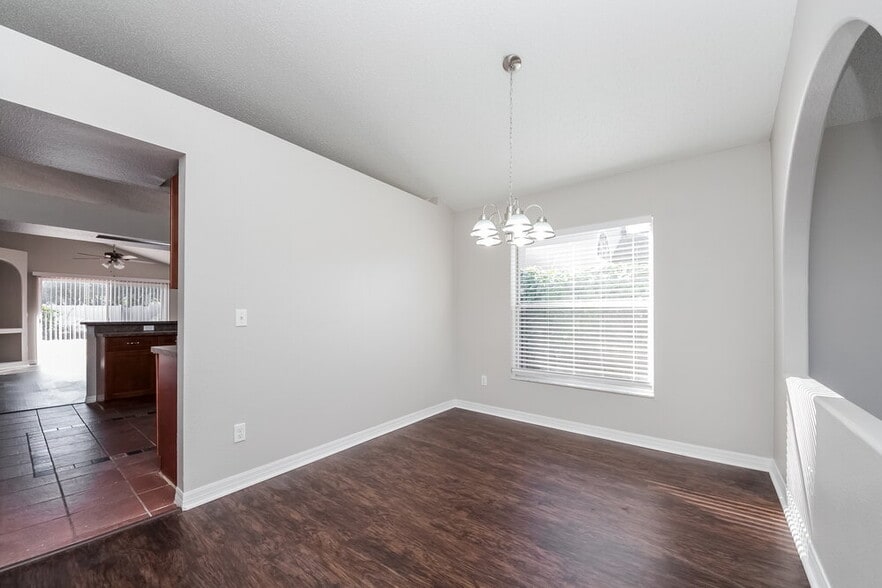 Building Photo - 16444 Coopers Hawk Ave