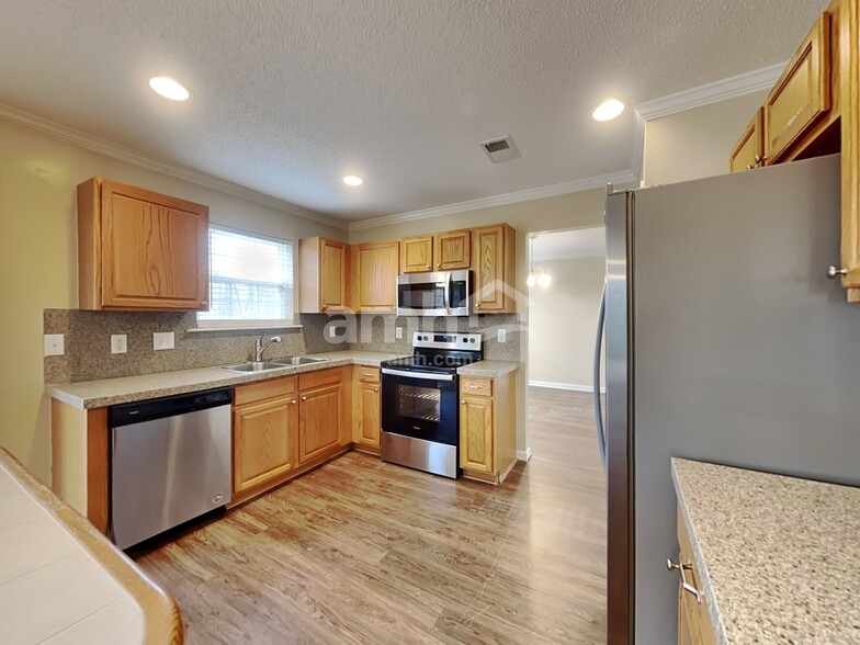 Building Photo - 542 Birchtree Valley Ct