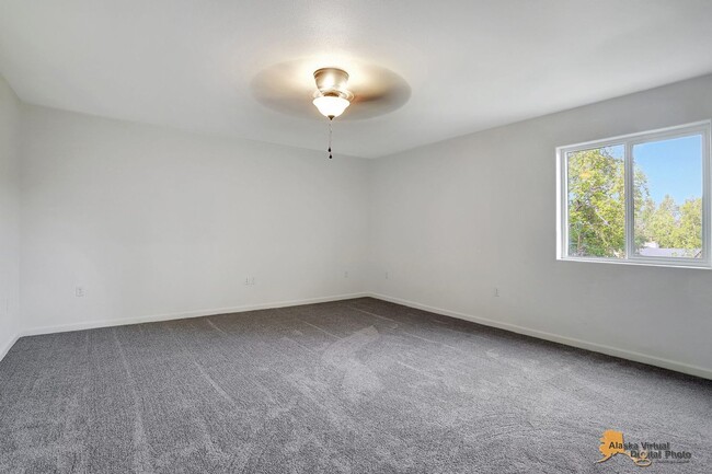 Building Photo - 16320 E Bradford Dr