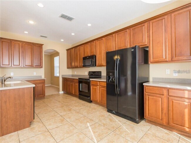 Building Photo - 173 Donner Dr