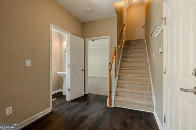 Building Photo - 120 Rosebay Ln