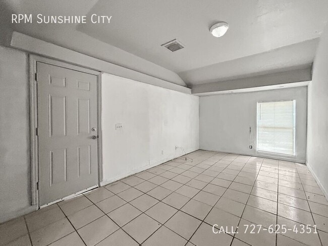 Building Photo - 3105 N 75th St