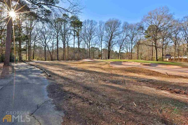Building Photo - 13 Northlake Dr