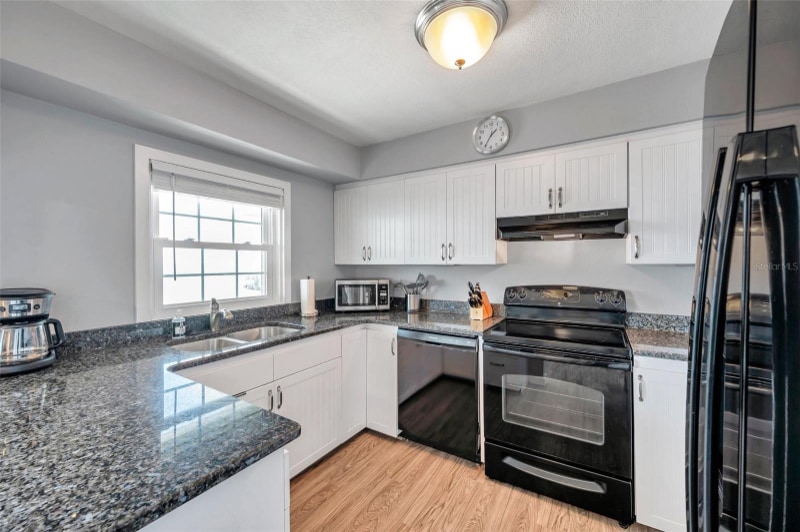 Building Photo - 5260 Coquina Key Dr SE