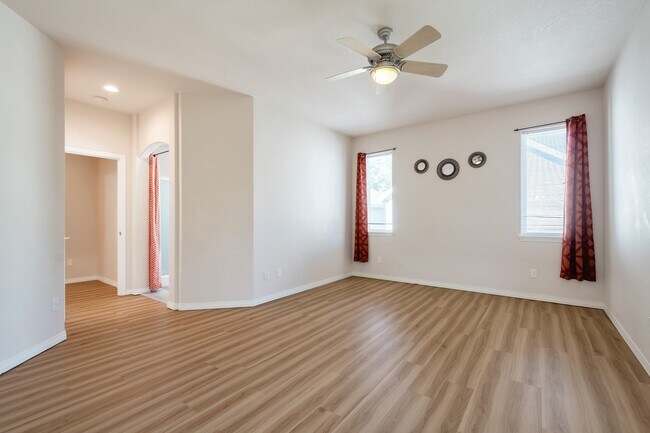 Building Photo - 5392 NW Crady Ln