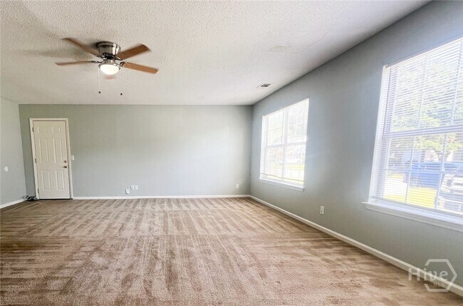 Building Photo - 148 Finn Cir