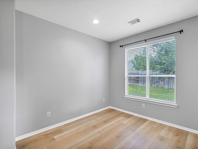Building Photo - 24526 Blane Dr