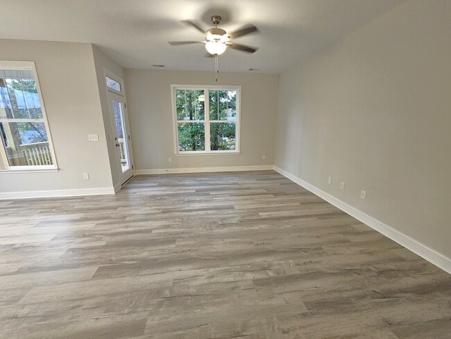 Building Photo - 121 Marianne Ln