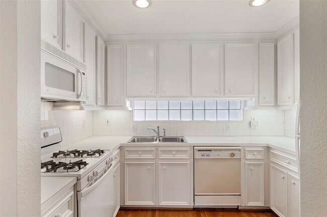 Building Photo - 4608 Woodhead St