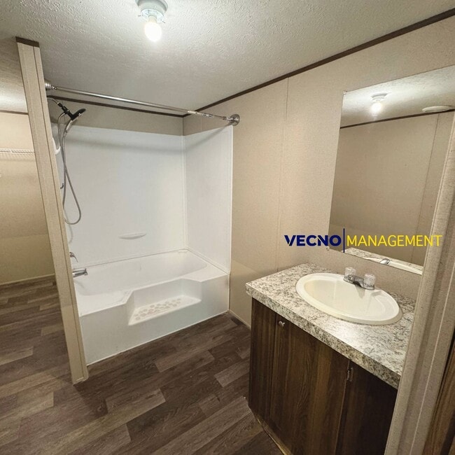 Building Photo - 842 Corinne Dr