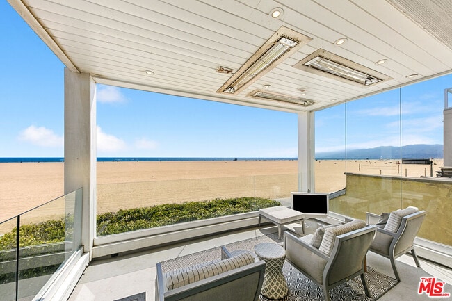 Building Photo - 1341 Palisades Beach Rd