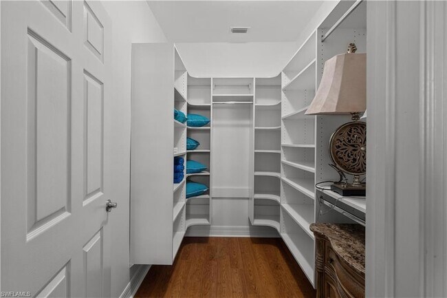 Building Photo - 8310 Big Acorn Cir