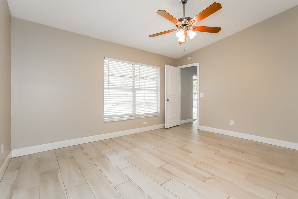 Building Photo - 1138 Hardwood Dr
