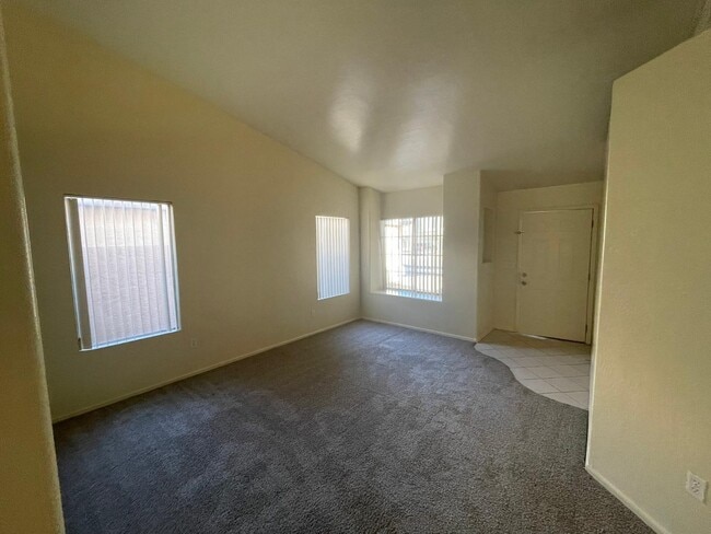 Building Photo - 837 E Glenmere Dr