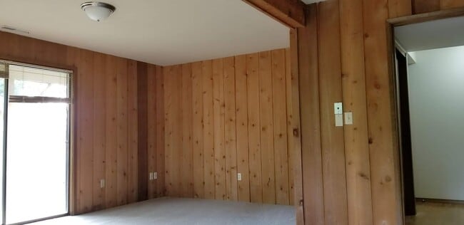 Building Photo - Hard to find 5 bedroom home in Tamoshan ne...