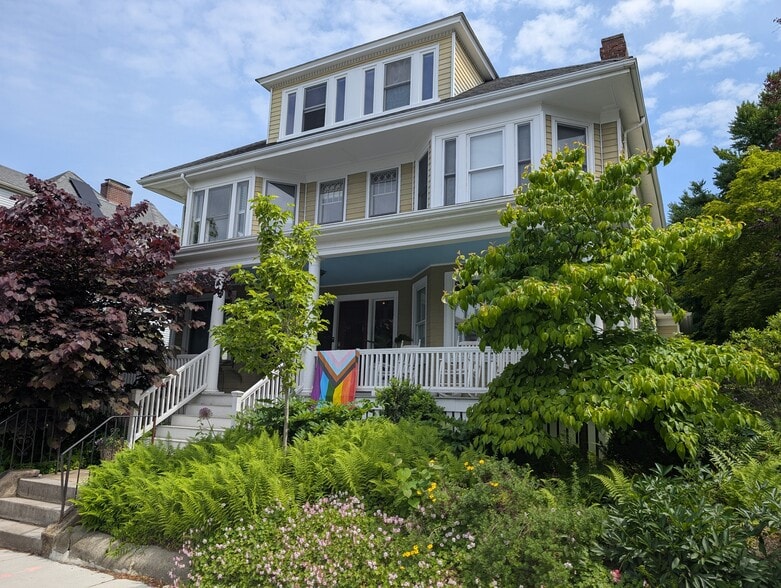 Building Photo - 41 Melville Ave