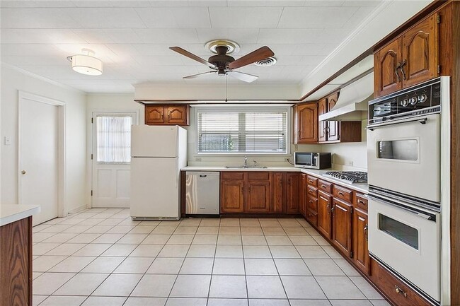 Building Photo - 2311 Metairie Ct