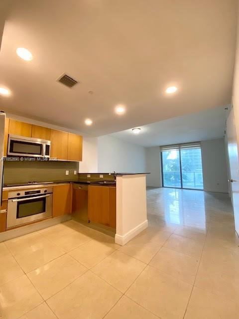 Building Photo - 1060 Brickell Ave