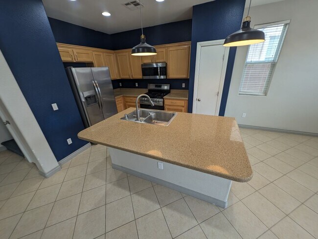 Building Photo - 7550 Morisset Ave