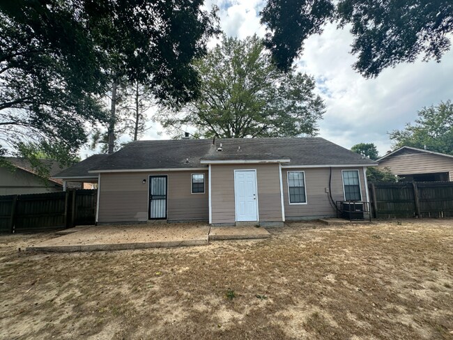 Building Photo - MOVE-IN READY! 3BR/2BA in Quiet Cove | Brick Fireplace | Fenced Yard & Patio!