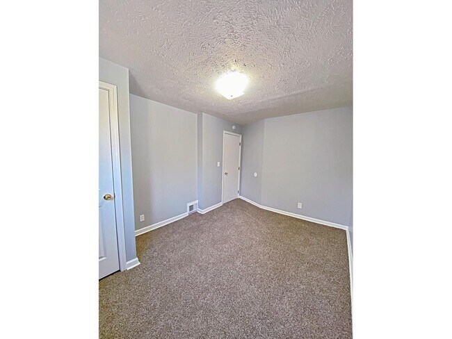 Building Photo - 4707 N 40th Ave