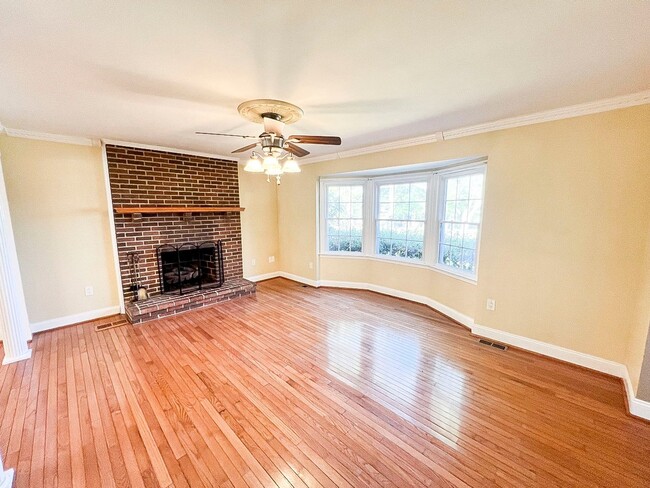 Building Photo - 3502 Old Jones Rd