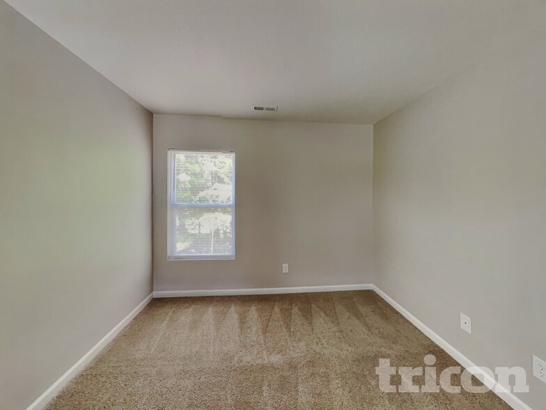 Building Photo - 11802 Village Pond Dr