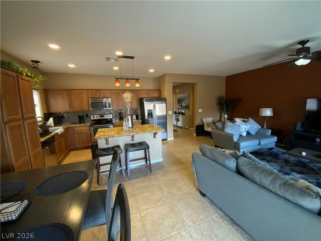 Building Photo - 4936 Semifonte Dr