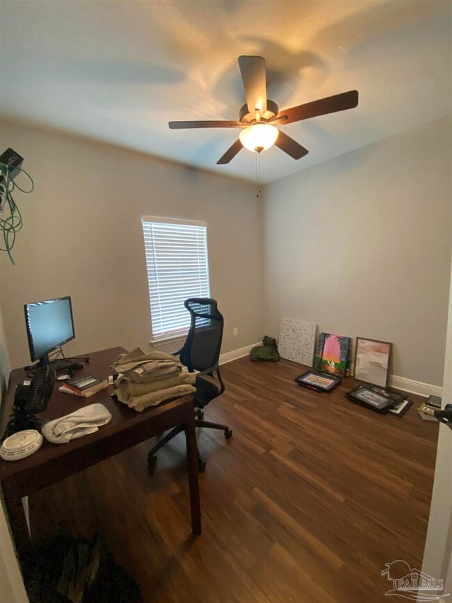 Building Photo - 607 W Belmont St